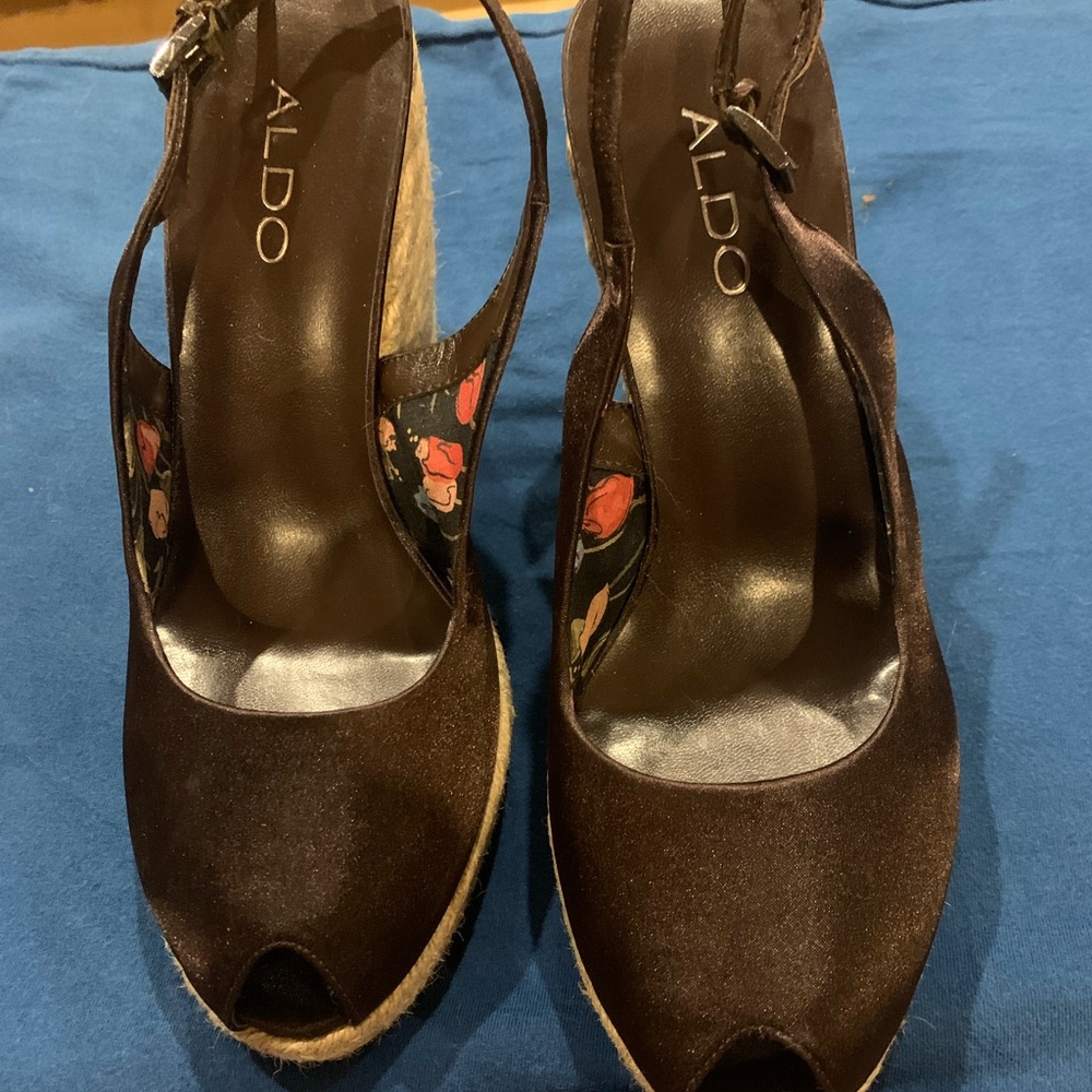 Chocolate brown wedges